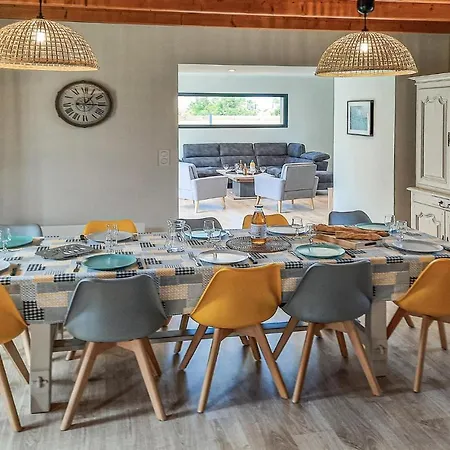 5 Bedroom Stunning In Holiday home